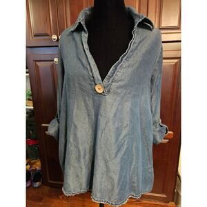 Inner Circle Size M Roll Tab Sleave V-neck Chambray Top